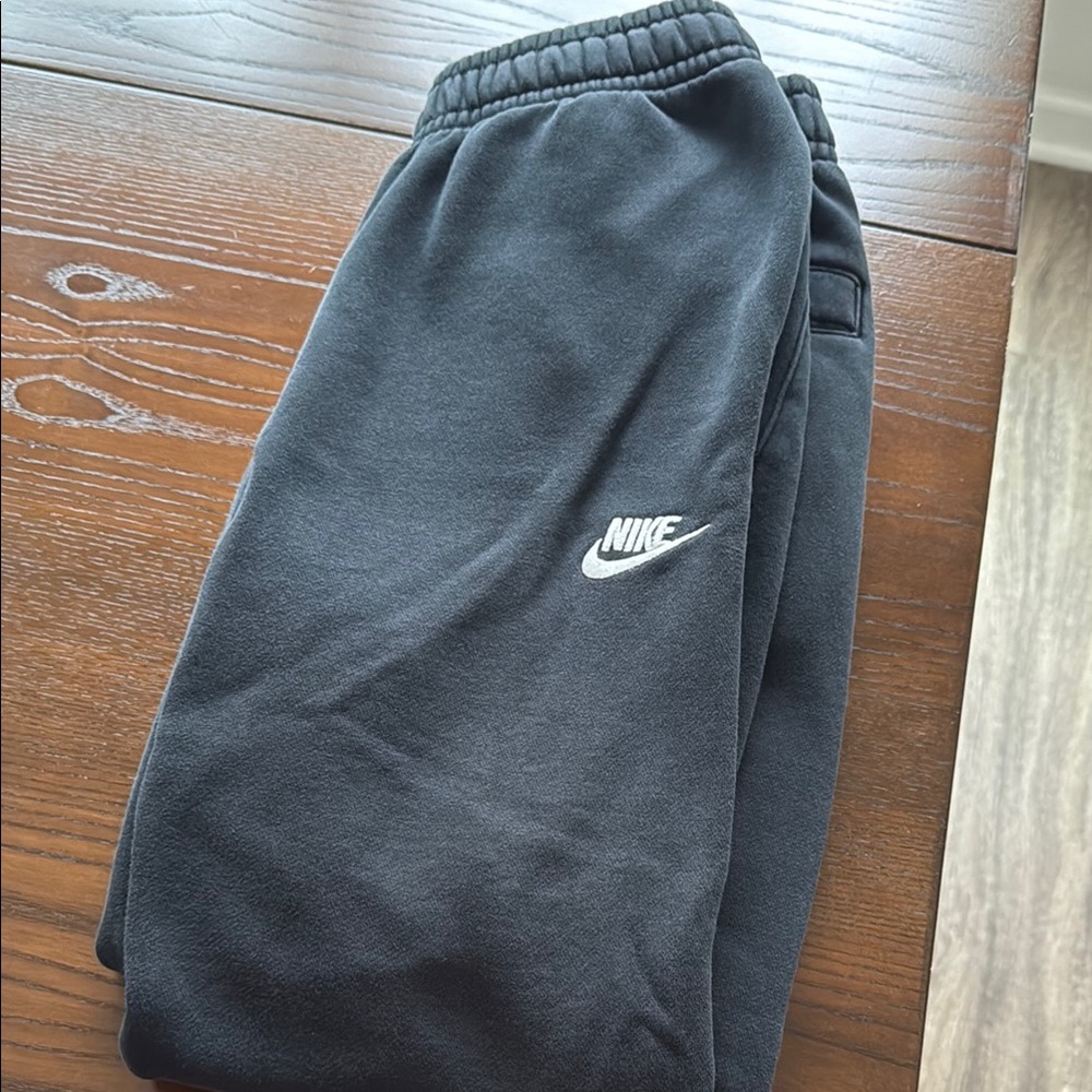 Nike Club Men’s Small Black Joggers